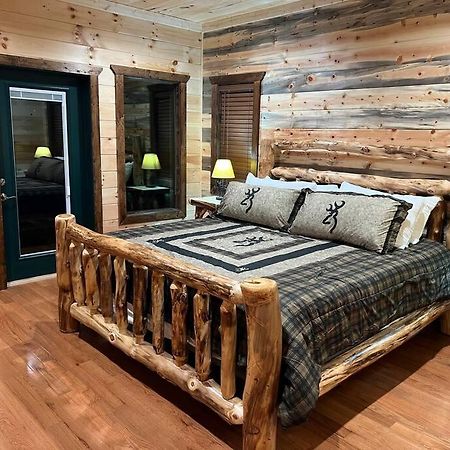 * * 4 Master Bedrooms, Views, Theater, Arcade, Evc ガトリンバーグ エクステリア 写真
