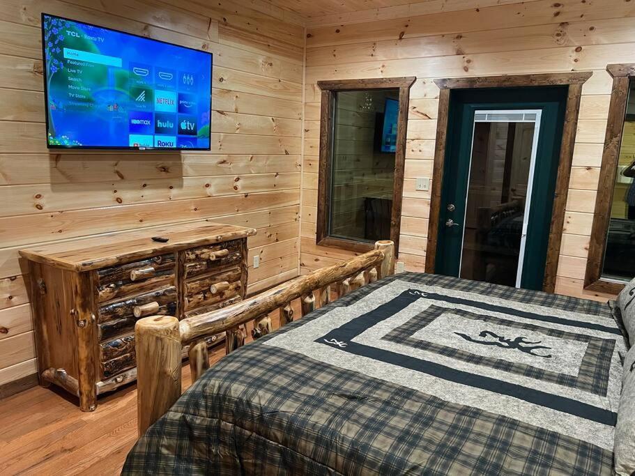 * * 4 Master Bedrooms, Views, Theater, Arcade, Evc ガトリンバーグ エクステリア 写真