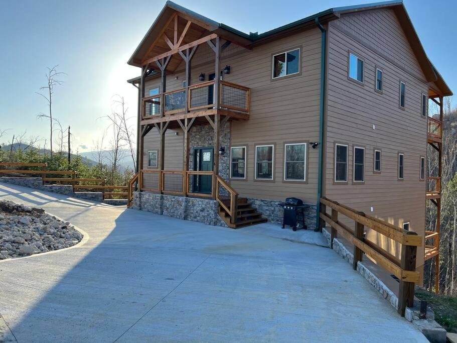 * * 4 Master Bedrooms, Views, Theater, Arcade, Evc ガトリンバーグ エクステリア 写真