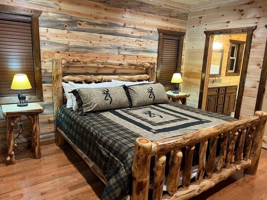 * * 4 Master Bedrooms, Views, Theater, Arcade, Evc ガトリンバーグ エクステリア 写真