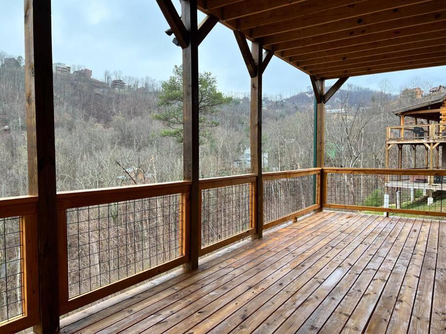 * * 4 Master Bedrooms, Views, Theater, Arcade, Evc ガトリンバーグ エクステリア 写真