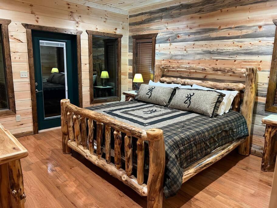 * * 4 Master Bedrooms, Views, Theater, Arcade, Evc ガトリンバーグ エクステリア 写真